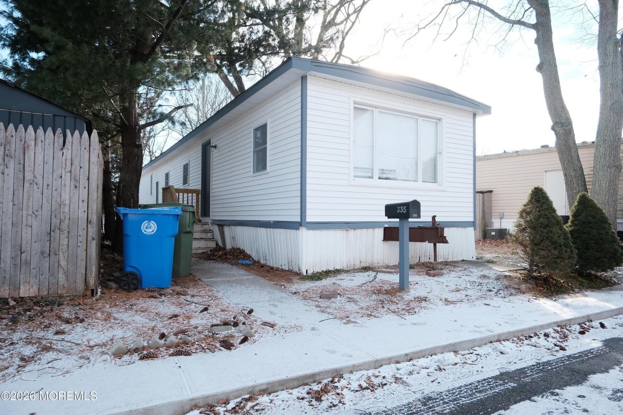 335 Adams St - Photo 7 of 7