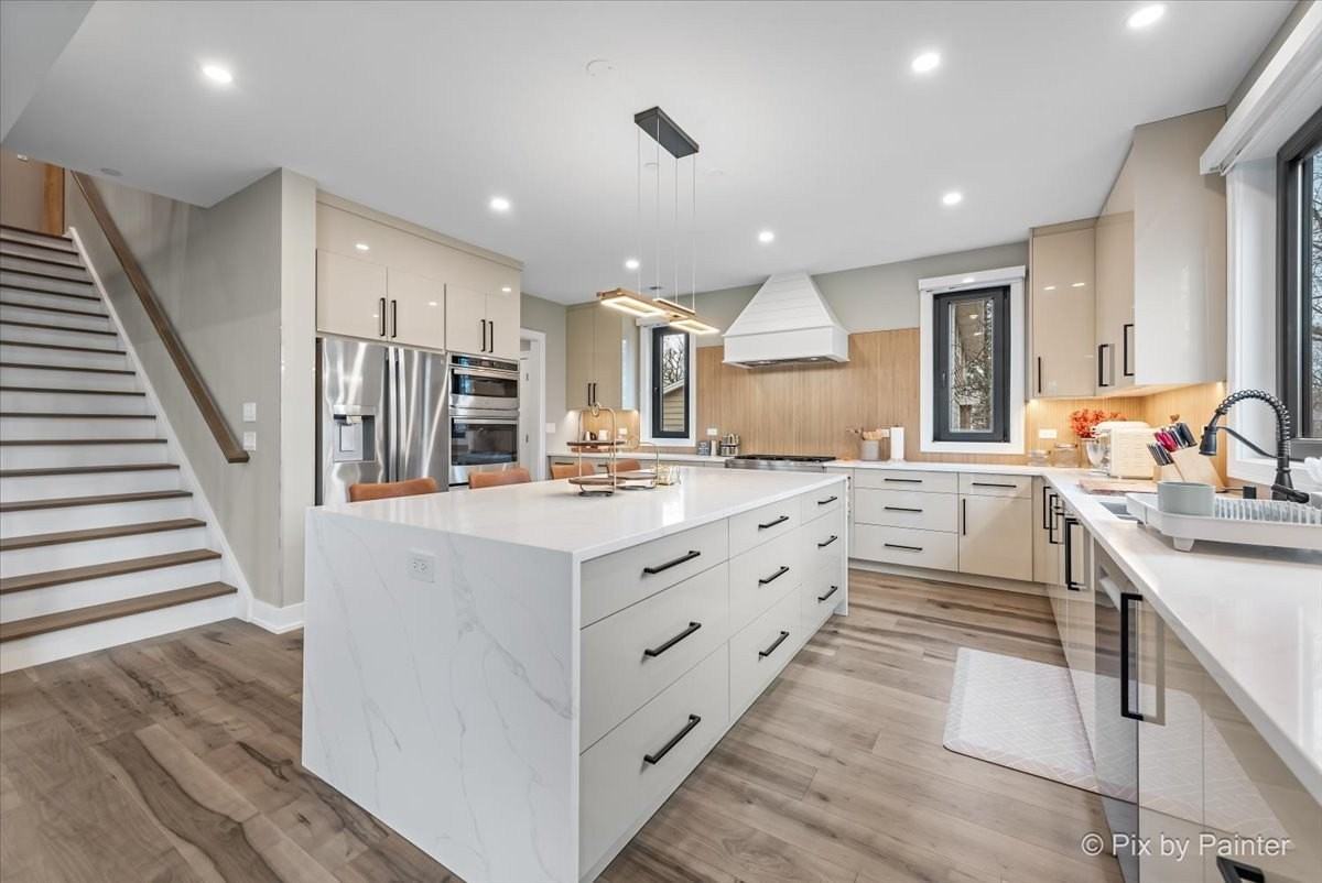 154 Oak St - Photo 4 of 32