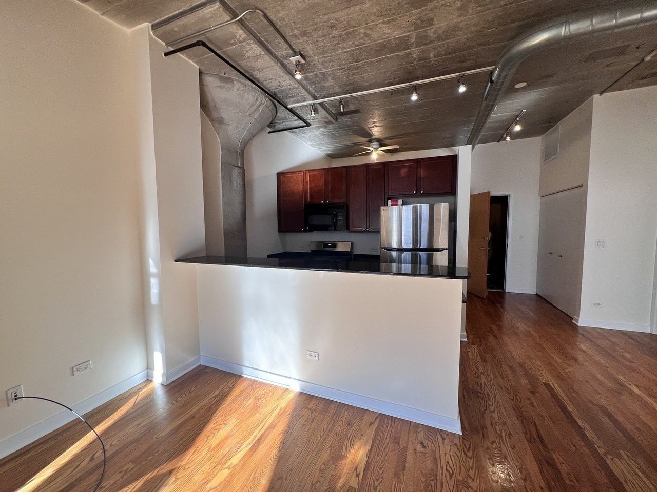 1069 W 14th Pl Unit 304 #304 - Photo 7 of 12