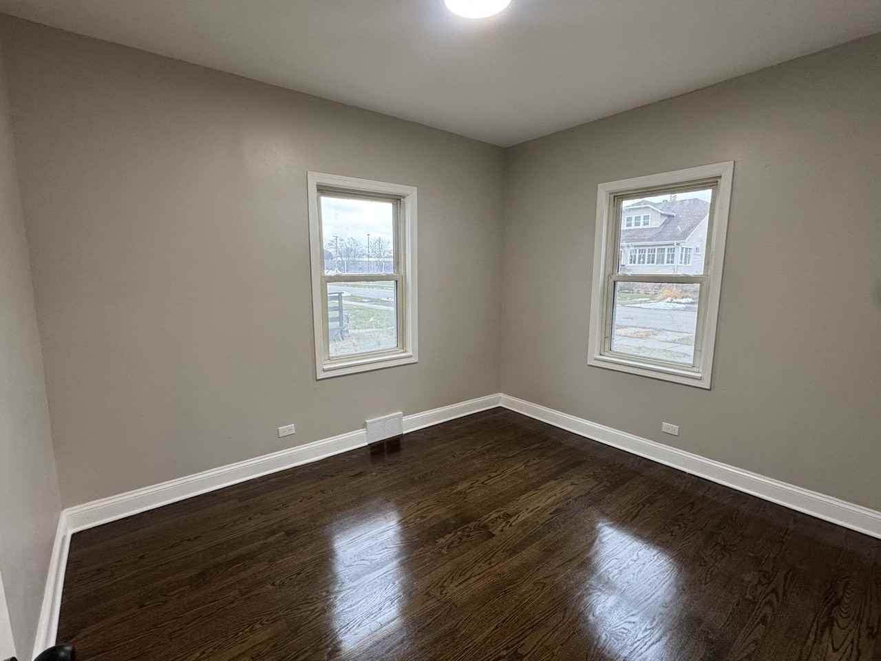 3926 147th Pl - Photo 4 of 18