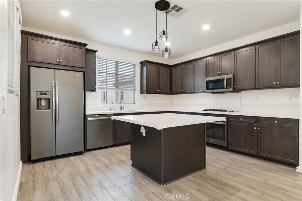 893 Mango Ct - Photo 7 of 32