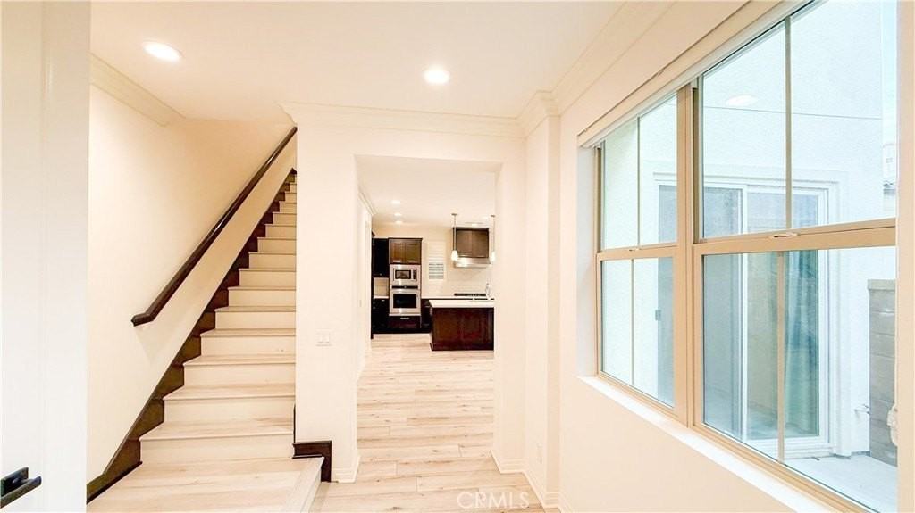 140 Hemisphere - Photo 2 of 46