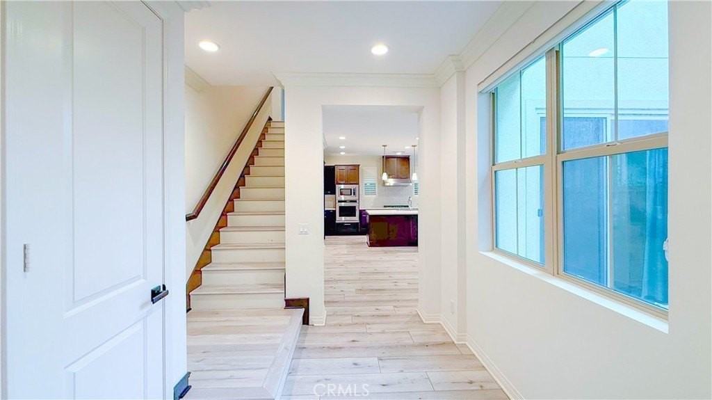 140 Hemisphere - Photo 3 of 46