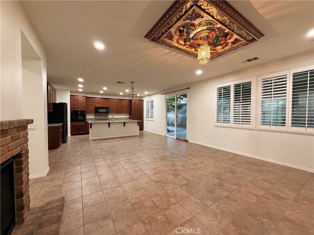 28301 Esplanada Dr - Photo 6 of 26