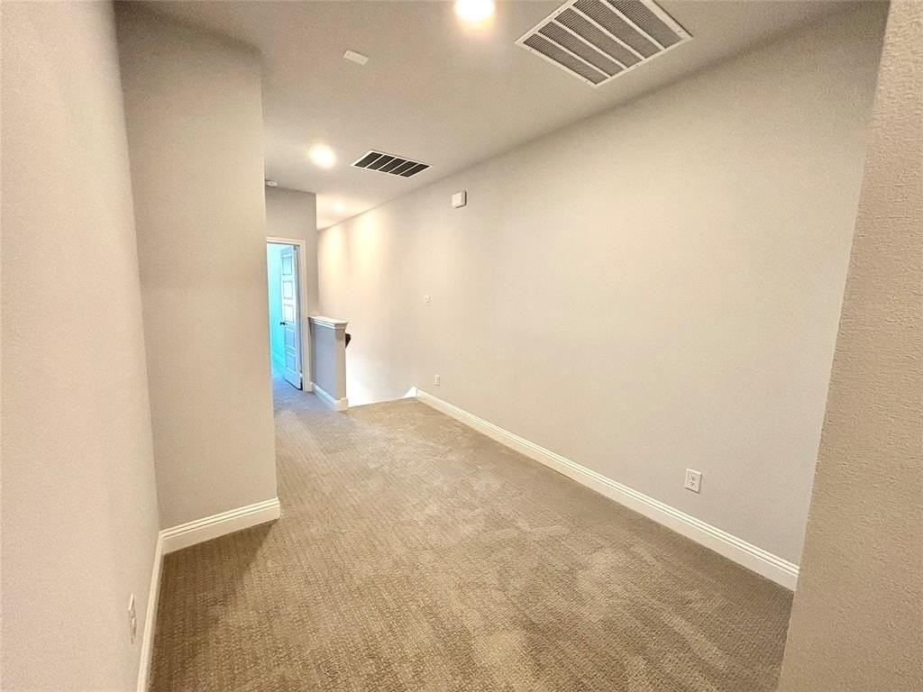 402 Sunset Ln - Photo 6 of 16