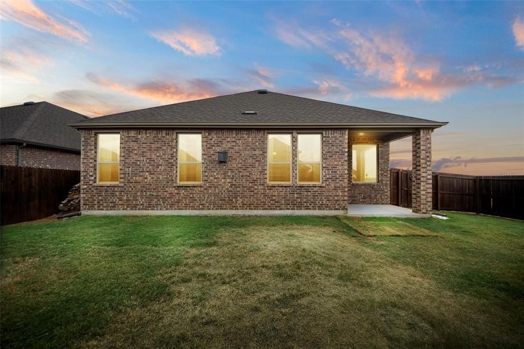 10701 Klondike Ln - Photo 3 of 32