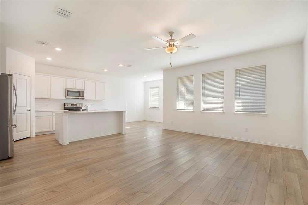 201 Wyndemere Ln - Photo 7 of 27