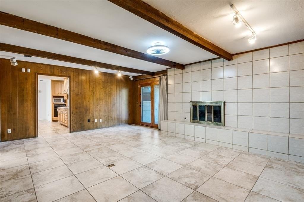 1701 Midcrest Dr - Photo 4 of 24