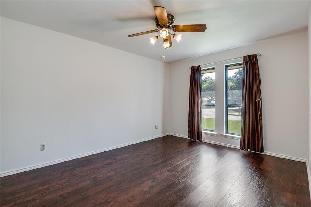 1701 Midcrest Dr - Photo 6 of 24