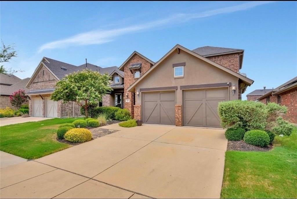 855 Forest St - Photo 2 of 36