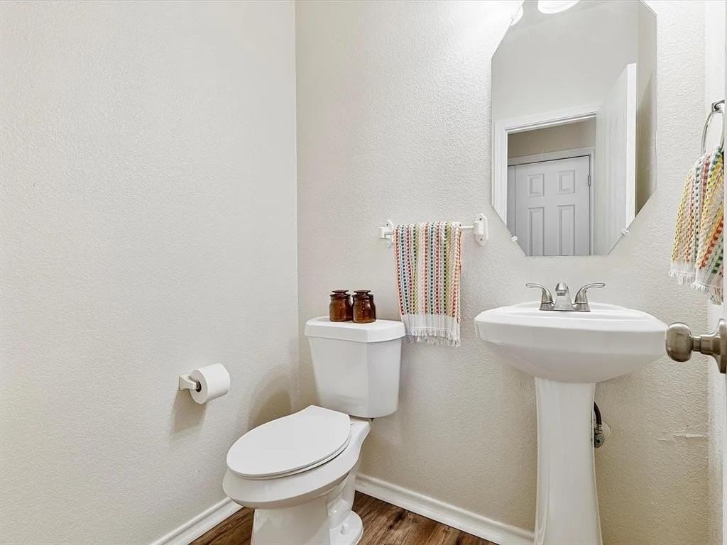 2305 Homewood Ln - Photo 7 of 12