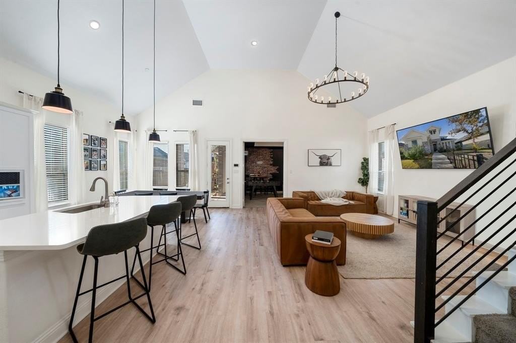 8109 Meadow Valley Dr - Photo 6 of 40