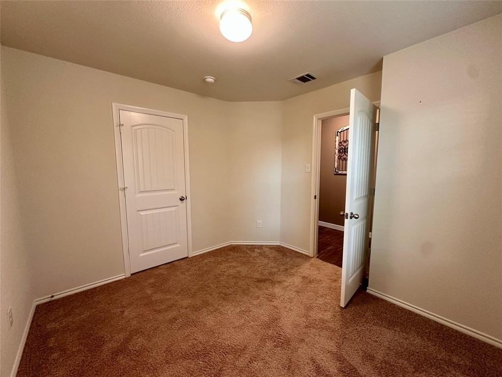 806 Amber St - Photo 7 of 19