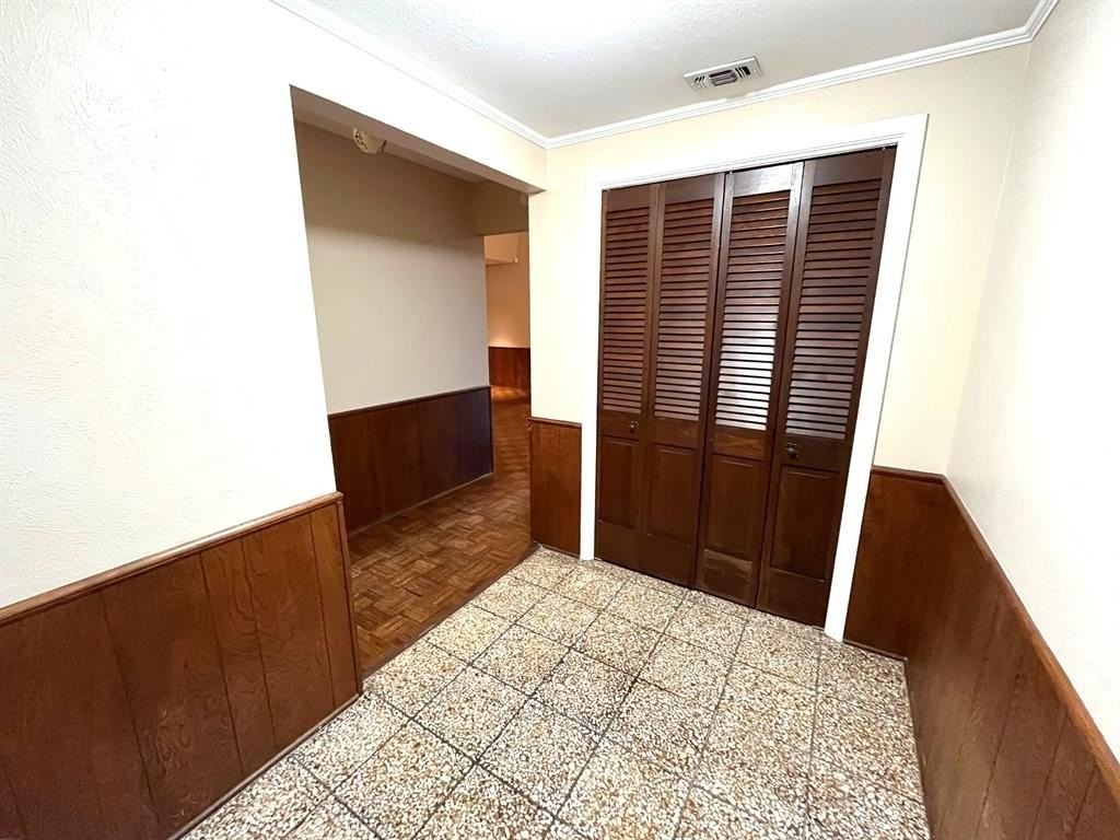 1202 W Munson St - Photo 3 of 12