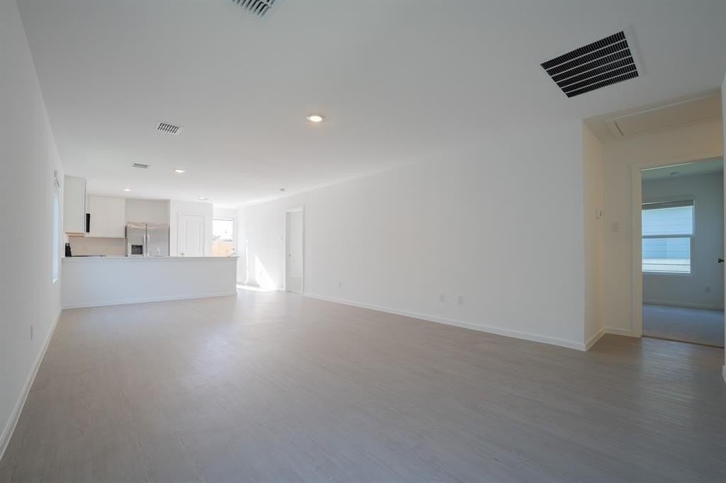 407 Shearwater Ave - Photo 3 of 11