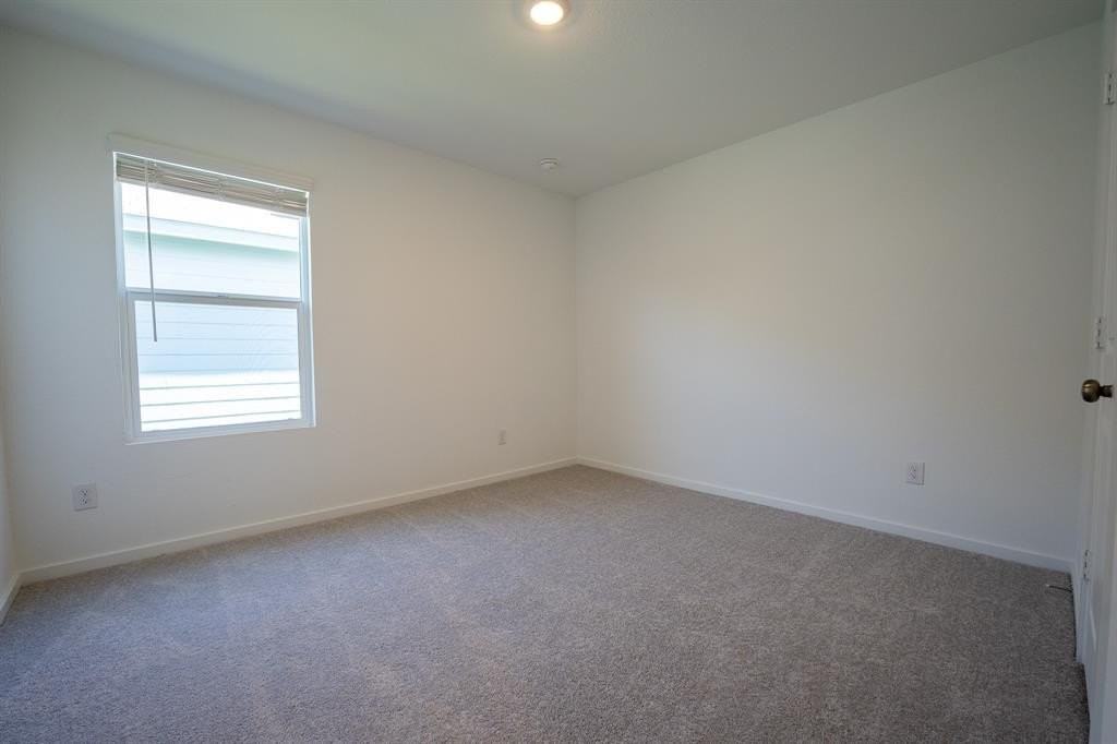 407 Shearwater Ave - Photo 5 of 11