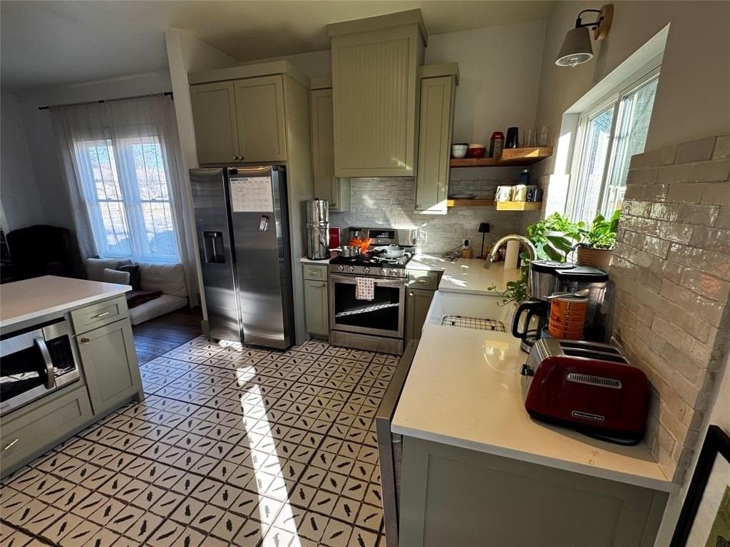 1802 Seevers Ave - Photo 7 of 24