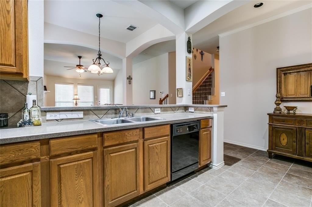 2113 Fairway View Ln - Photo 7 of 17