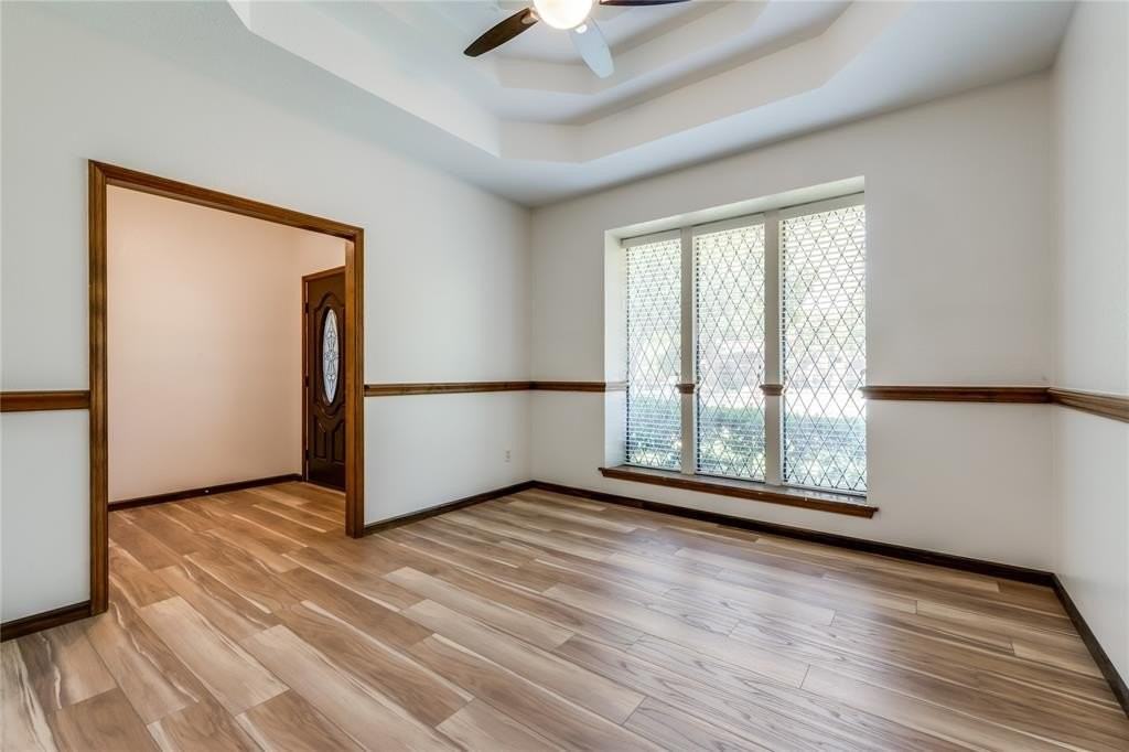 510 Dunn Ct - Photo 5 of 16