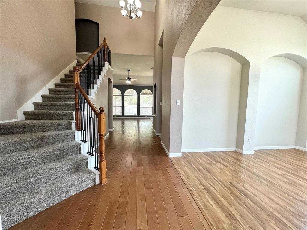 9301 Regal Oaks Dr - Photo 2 of 34