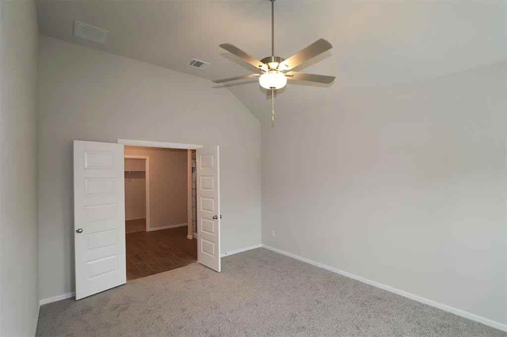 13068 Yellowstone Way - Photo 5 of 21