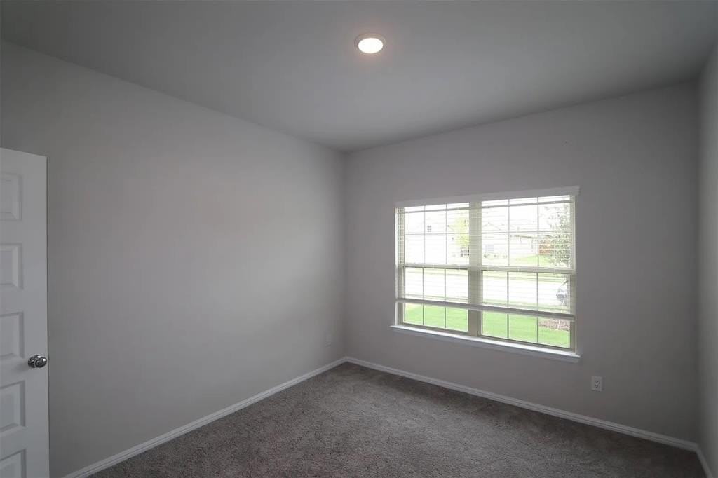 13068 Yellowstone Way - Photo 7 of 21