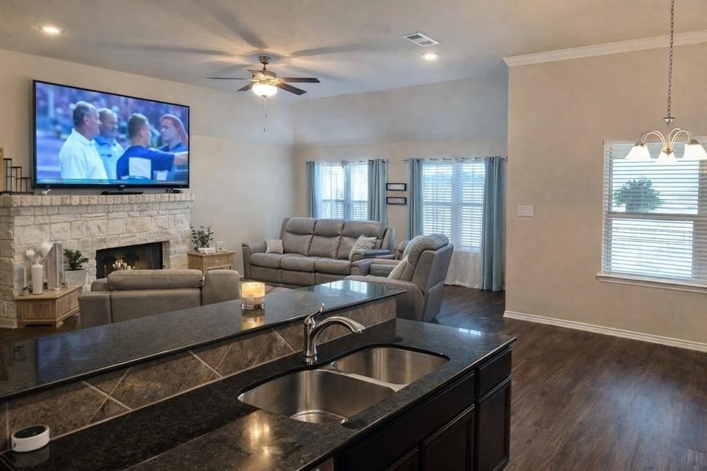 2517 Nolan Creek St - Photo 6 of 21