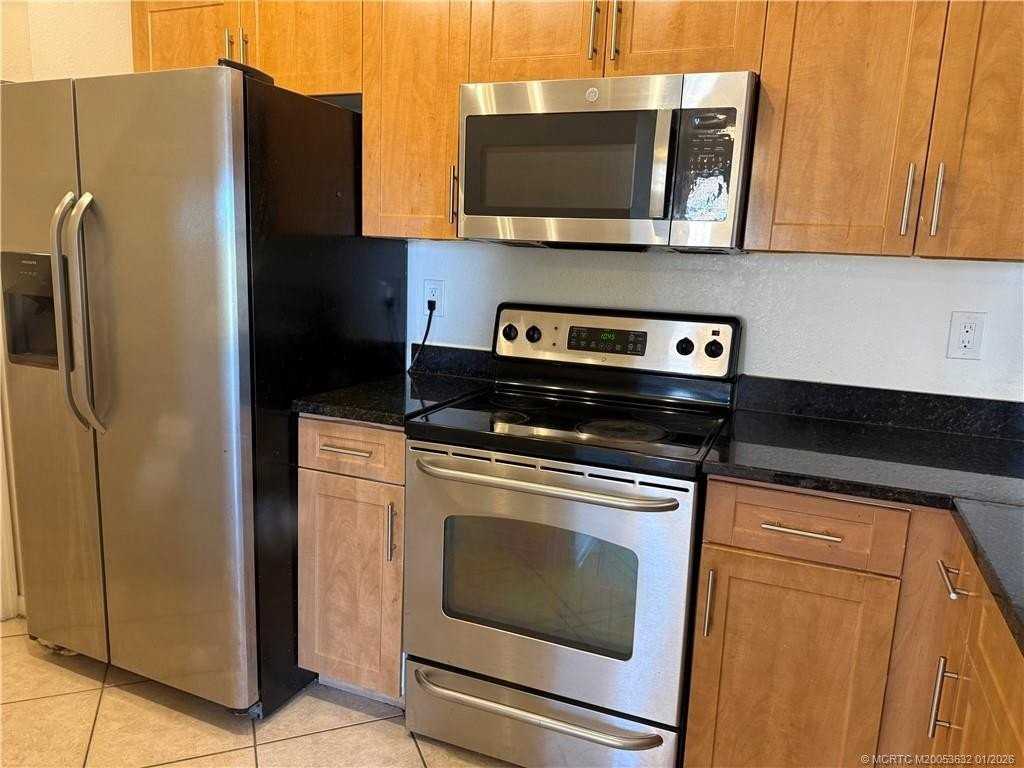 6458 Emerald Dunes Dr Apt 302 #302 - Photo 4 of 24