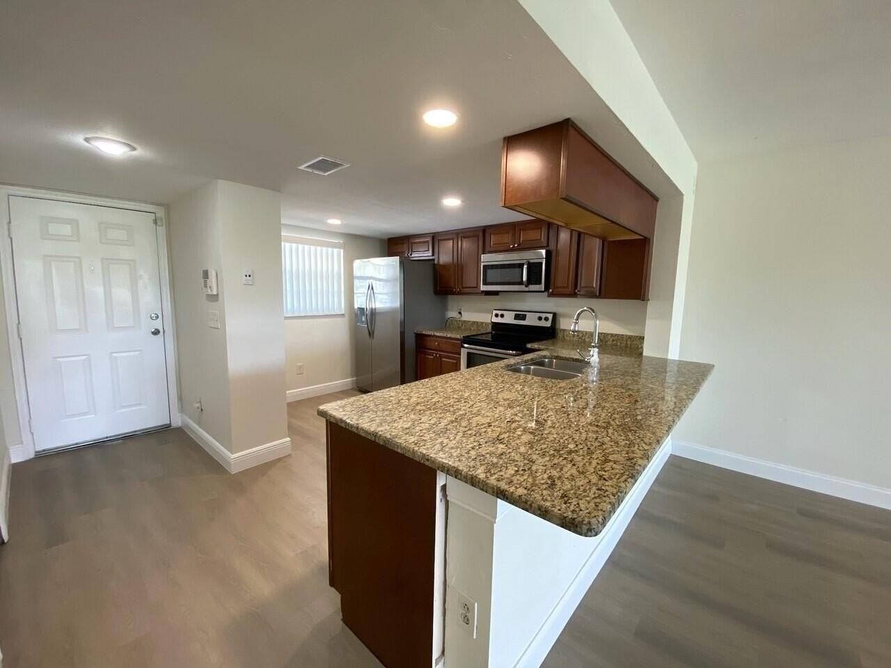 1604 Palm Beach Trace Dr - Photo 4 of 19