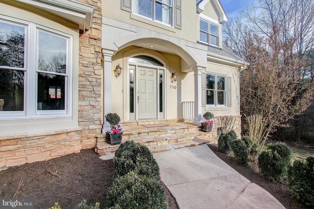 710 Parrish Farm Ln - Photo 4 of 50