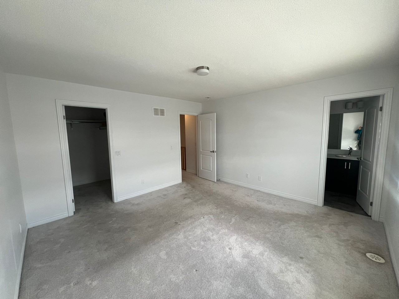 22 Sorbara Way - Photo 7 of 17