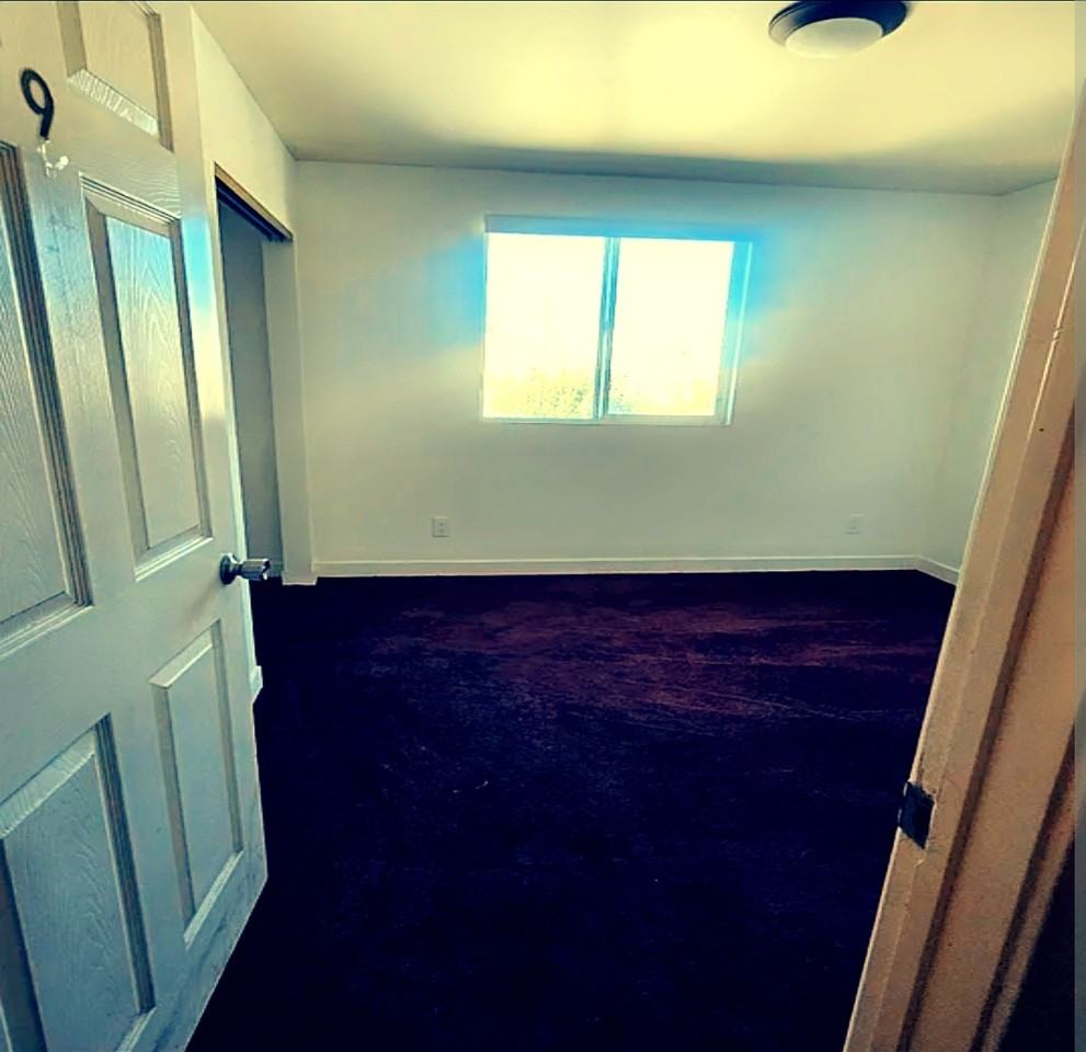 South Hoover Street - Photo 4 of 4