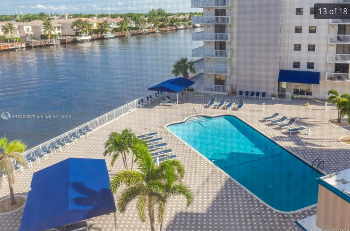 1600 South Ocean Drive - Photo 5 of 17