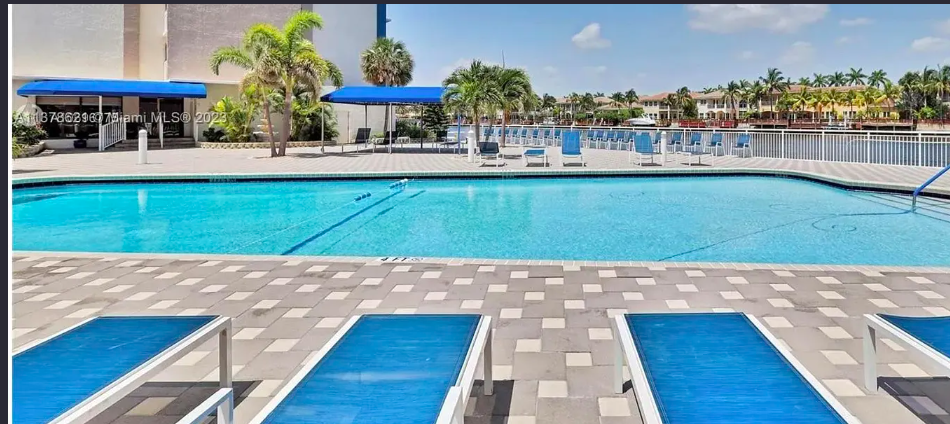 1600 South Ocean Drive - Photo 6 of 17