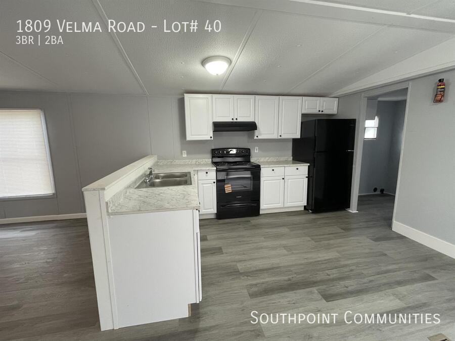 1809 Velma Rd - Photo 3 of 10