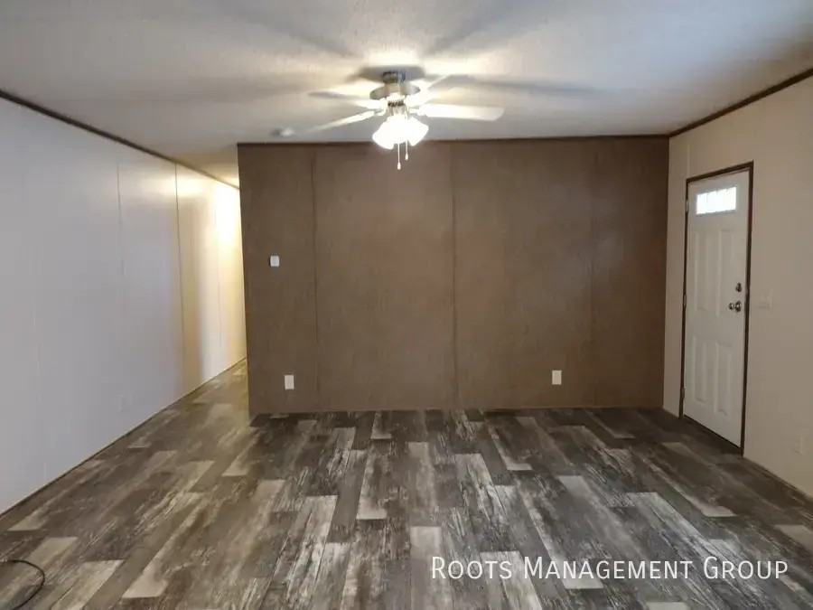 2450 Gena Ann Ln - Photo 2 of 8