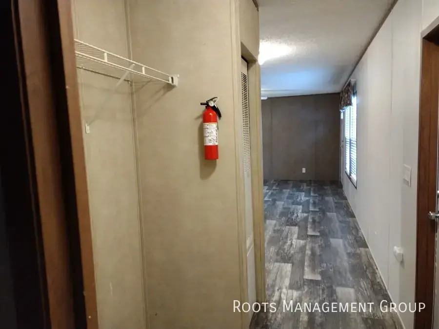 2450 Gena Ann Ln - Photo 3 of 8