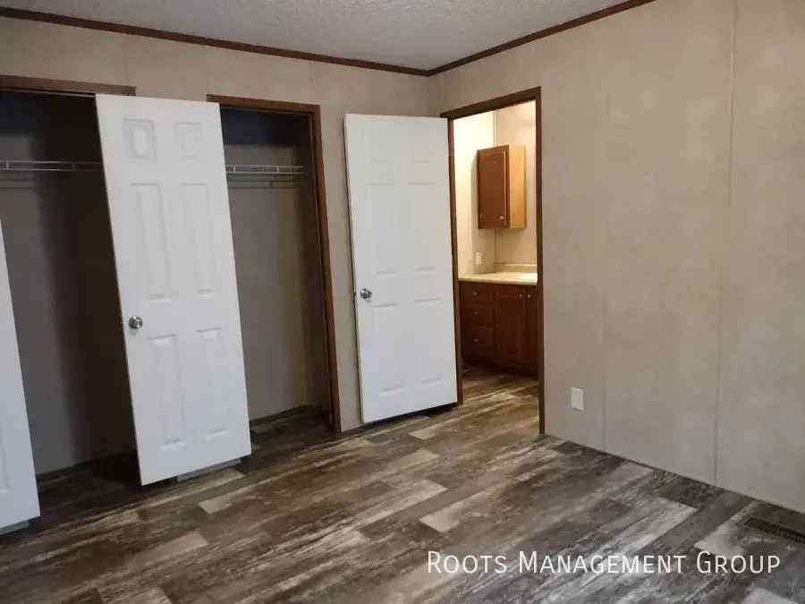 2450 Gena Ann Ln - Photo 4 of 8