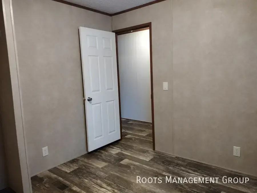 2450 Gena Ann Ln - Photo 6 of 8