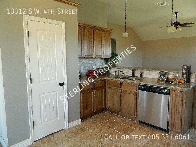 13312 Sw 4th St - Photo 4 of 25