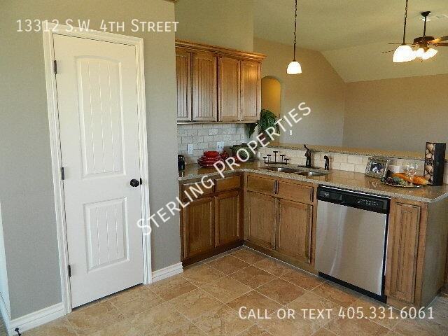 13312 Sw 4th St - Photo 5 of 25