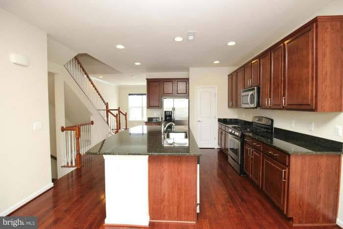 25504 Feltre Ter - Photo 5 of 32