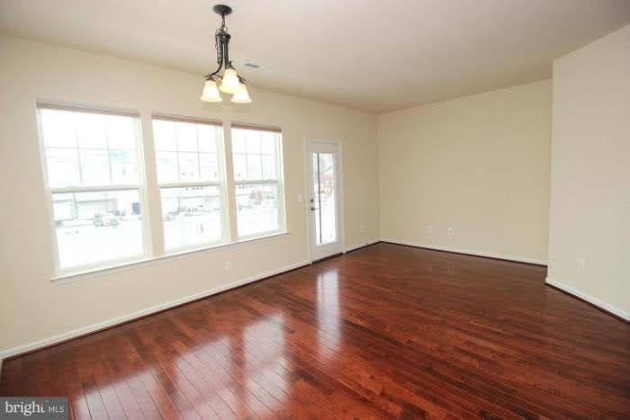 25504 Feltre Ter - Photo 7 of 32