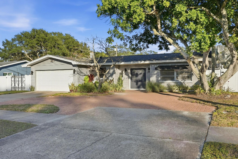 725 Patricia Ave - Photo 3 of 50