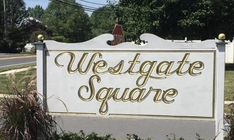 999 Dartmouth Ct - Photo 2 of 22