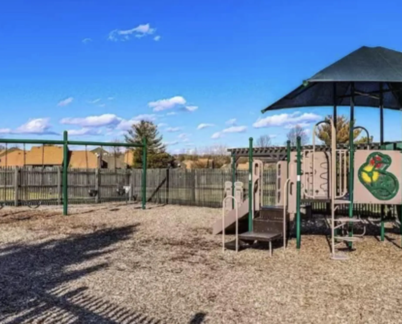 999 Dartmouth Ct - Photo 3 of 22