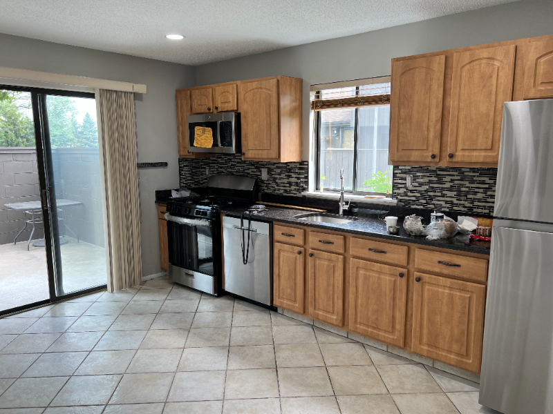 999 Dartmouth Ct - Photo 7 of 22