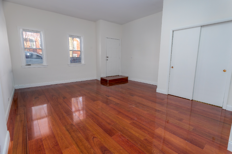 1651 W 38th Pl #1F - Photo 2 of 8