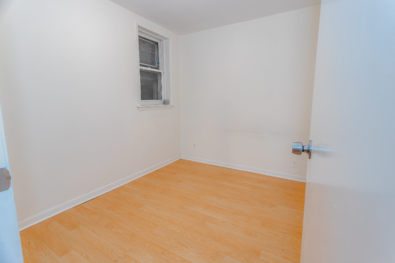 1651 W 38th Pl #1F - Photo 6 of 8