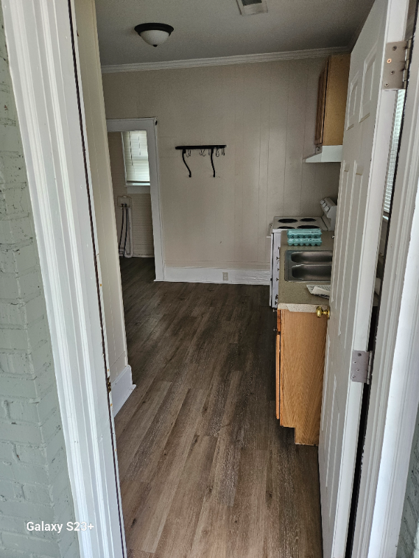 1933 Nance St - Photo 4 of 13